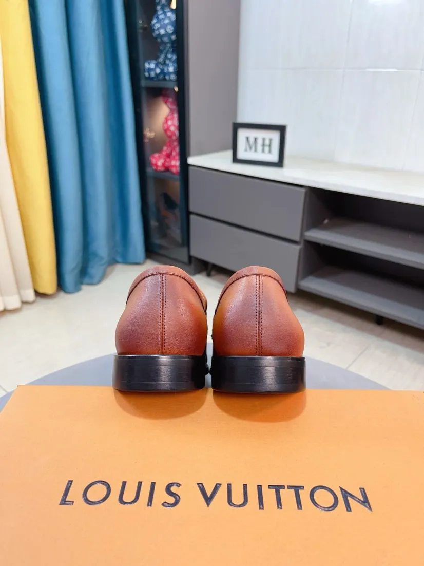 Men's men's shoes 💰500🌸🌸 [Louis Vuitton (LV)] High-end business formal leather shoes 🍀 luxurious and elegant style, both practicality and style, professional focus on details and quality, counter original 1⃣️: 1⃣️ ultra-accurate reproduction 👍🏻! Material: The upper is made of imported original calfskin➕imported Italian cowhide leather. Original anti-slip and wear-resistant outsole! Code number: 38--44 (45 customized)